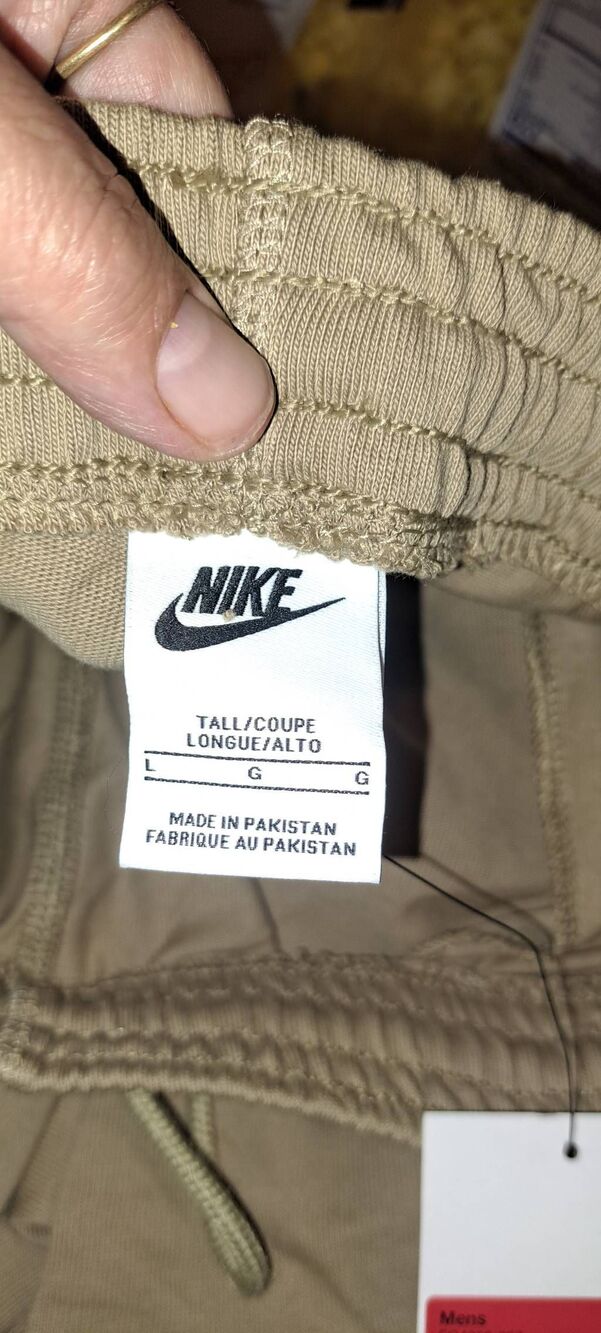 Nike Men’s Sportswear Knit Shorts Khaki Tan L Tall 34” Waist 9” Inseam NWT - Picture 6 of 6